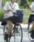 JK自転車パンチラエロ画像104枚 チャリで通学してる女子高生の立ちこぎや風チラ集めてみた047