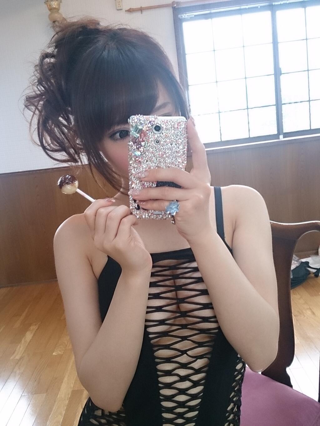 一度でいいから揉んでみたいＡＶ女優あやみ旬果の聖なる乳001