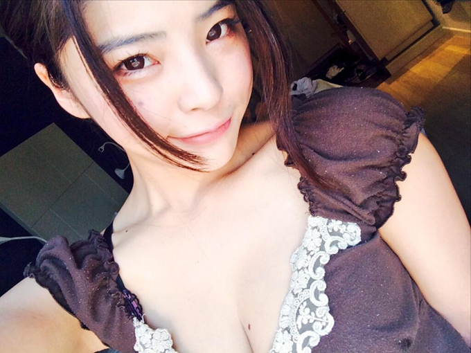 さんまとヤった片桐えりりかのtwitterおっぱい自撮りのサムネイル
