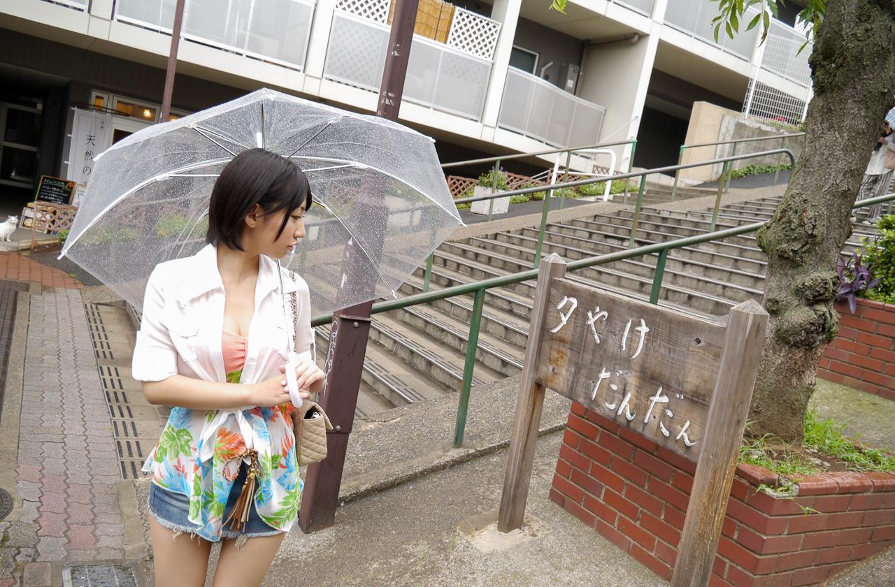 乙葉ななせのエロ画像100枚 ショートヘアが激カワなスレンダーAV女優にデカチンをぶち込むセックス！！005