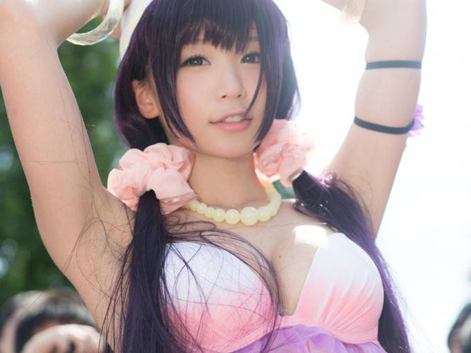 【C86】コミケにラブライブ東條希コスの五木あきらの汗滴るもりもりおっぱいのサムネイル
