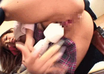 潮吹きオナニーGIF画像77枚 バイブや手マンでおもらし痙攣絶頂してる敏感女集めてみた021