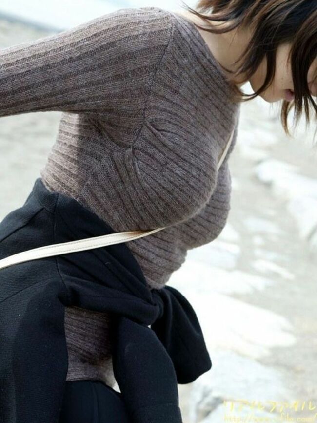 【冬 おっぱい】ニットセーターの上からその巨乳を揉みまくりてぇ～よｗｗｗ002