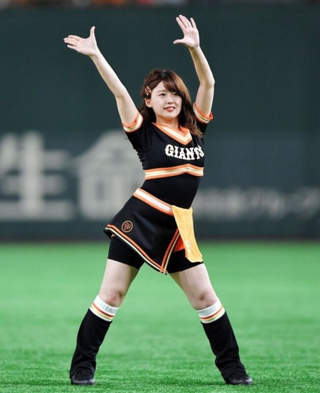 尾崎里紗アナのオッパイをいつか揉んでみたいんだ！！！011