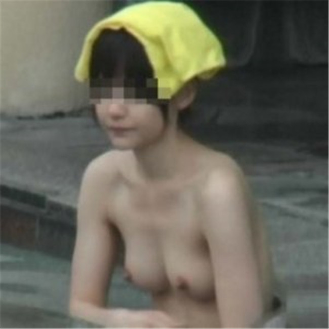 露天風呂で油断している女性の裸体を盗撮！リアルに過ぎてエロ杉ｗｗｗ044