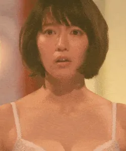 吉岡里帆のエロいおっぱいgif画像まとめてみた005