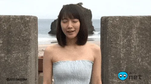 吉岡里帆のエロいおっぱいgif画像まとめてみた017