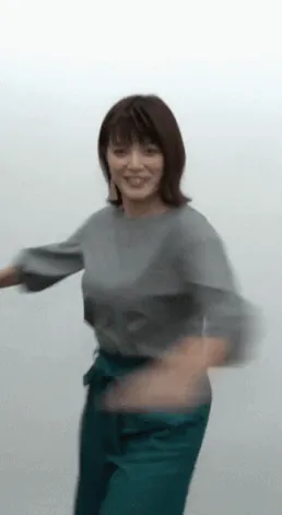 女子アナエロGIF画像106枚 お辞儀胸チラやパンチラ・疑似フェラなどお宝ハプニング集めてみた033