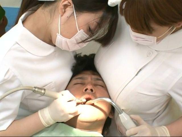 巨乳歯科医さん！自慢のデカパイ当たってますよ！(*´∀｀*)003