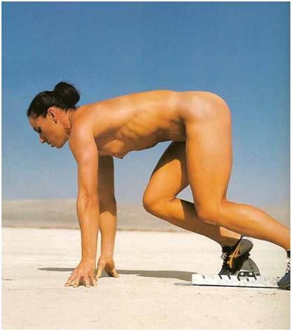 【スポーツ エロ】全裸でスポーツ楽しむ女性の乳揺れは、半端なくエロい！040