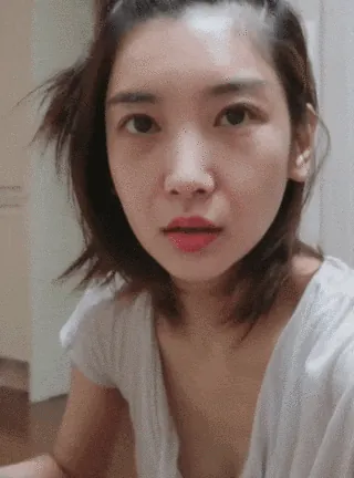 おっぱいポロリGIF画像120枚 芸能人やAV女優・外人美女の巨乳がこぼれるハプニングのタイミング集めてみた003