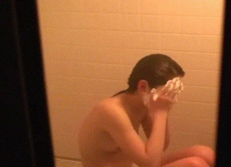 お風呂盗撮GIF画像84枚 素人の生々しい入浴姿や脱衣所隠し撮り集めてみた010