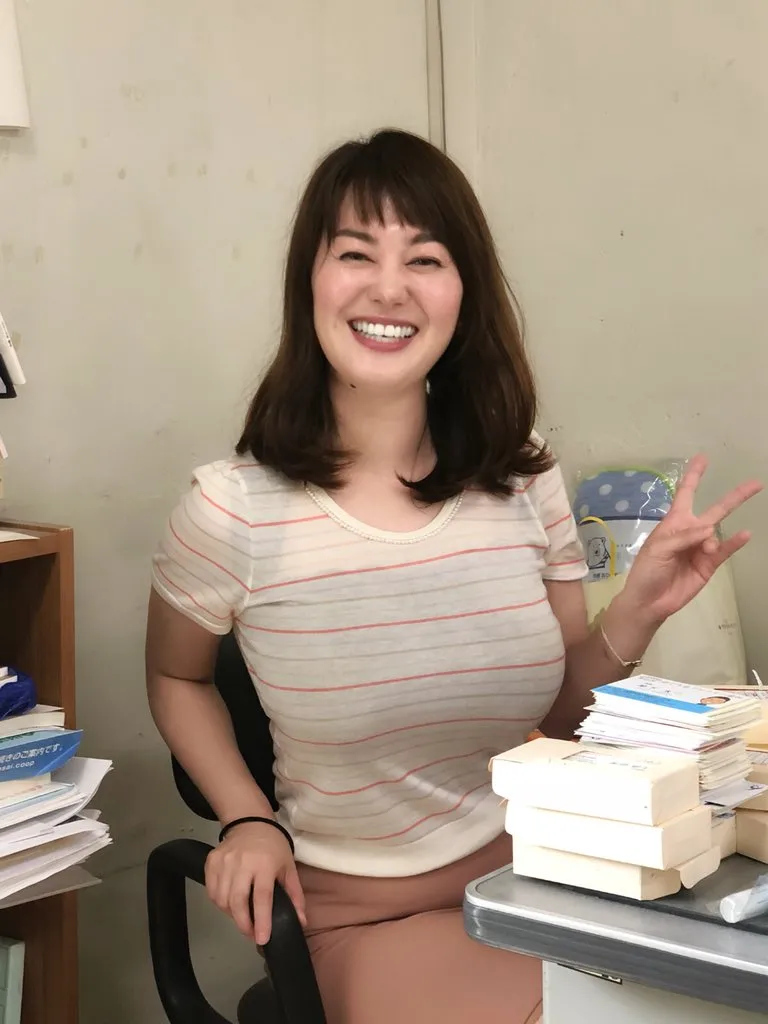 女子アナエロ画像140枚 巨乳アナウンサーベスト17やパンチラ・胸チラハプニングまとめ017