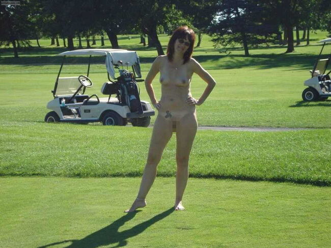 ゴルフ エロ画像100枚 しゃがみパンチラや胸チラ・着衣セックス・全裸など集めてみた056
