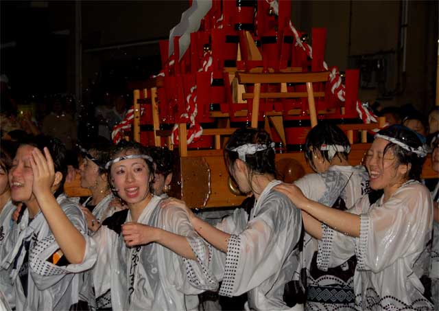 日本の祭りがエロい件。スケベ祭りから盗撮まで集めてみた026