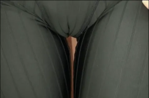 グラビアエロGIF画像120枚 水着姿ではしゃぐグラドルたちのおっぱいがバインバイン暴れてる件037