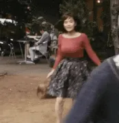 グラビアエロGIF画像120枚 水着姿ではしゃぐグラドルたちのおっぱいがバインバイン暴れてる件094