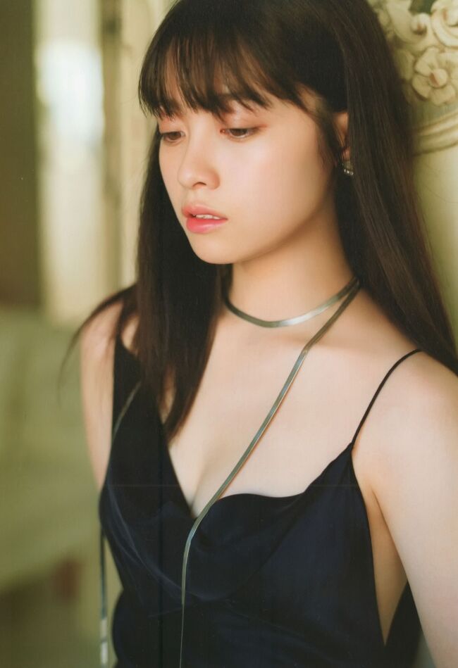 橋本環奈の巨乳谷間やグラビア画像659枚 おっぱいが大きい清純派女優の谷間や水着姿、お宝チラリショットまとめ010