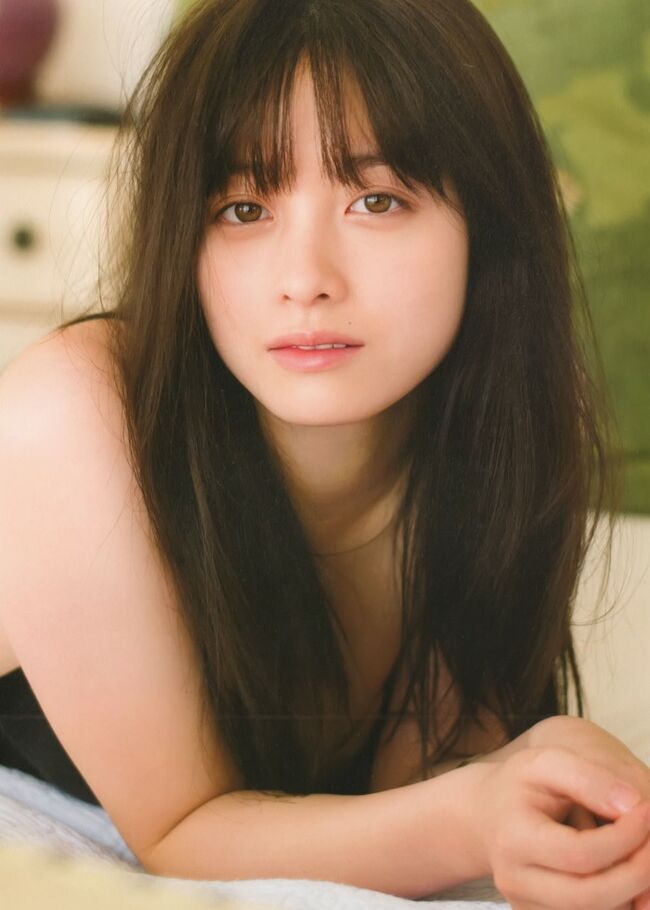 橋本環奈の巨乳谷間やグラビア画像659枚 おっぱいが大きい清純派女優の谷間や水着姿、お宝チラリショットまとめ011