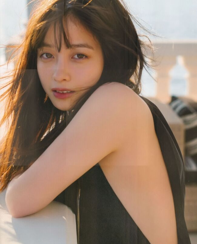 橋本環奈の巨乳谷間やグラビア画像659枚 おっぱいが大きい清純派女優の谷間や水着姿、お宝チラリショットまとめ012