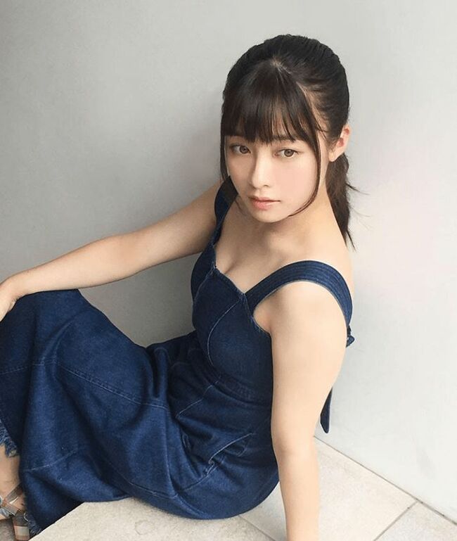 橋本環奈の巨乳谷間やグラビア画像659枚 おっぱいが大きい清純派女優の谷間や水着姿、お宝チラリショットまとめ023