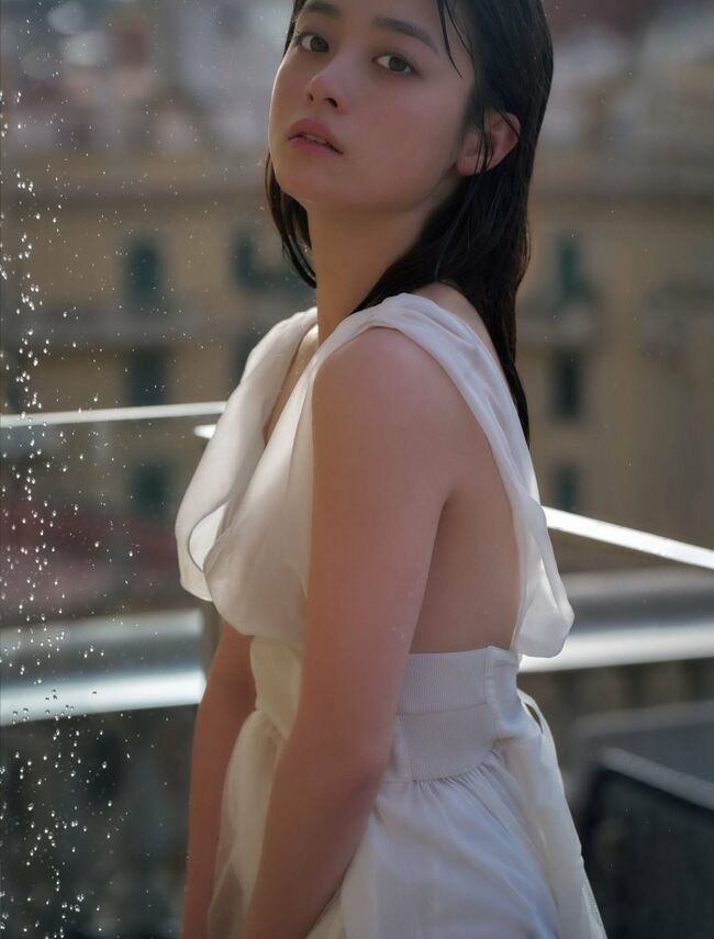 橋本環奈の巨乳谷間やグラビア画像659枚 おっぱいが大きい清純派女優の谷間や水着姿、お宝チラリショットまとめ034