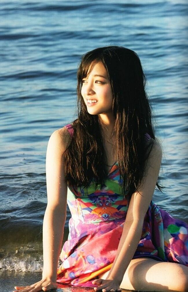 橋本環奈の巨乳谷間やグラビア画像659枚 おっぱいが大きい清純派女優の谷間や水着姿、お宝チラリショットまとめ038