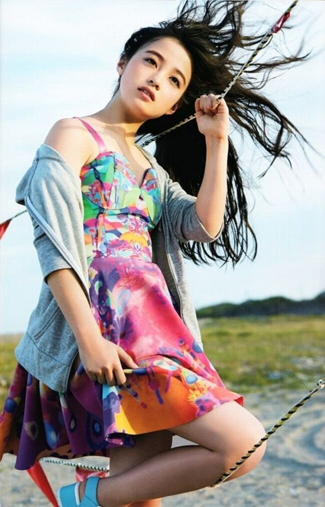 橋本環奈の巨乳谷間やグラビア画像659枚 おっぱいが大きい清純派女優の谷間や水着姿、お宝チラリショットまとめ043