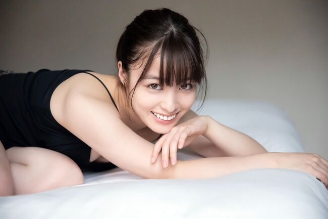 橋本環奈の巨乳谷間やグラビア画像659枚 おっぱいが大きい清純派女優の谷間や水着姿、お宝チラリショットまとめ045