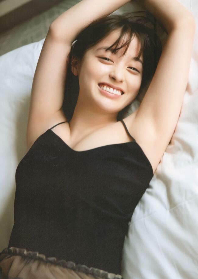 橋本環奈の巨乳谷間やグラビア画像659枚 おっぱいが大きい清純派女優の谷間や水着姿、お宝チラリショットまとめ053