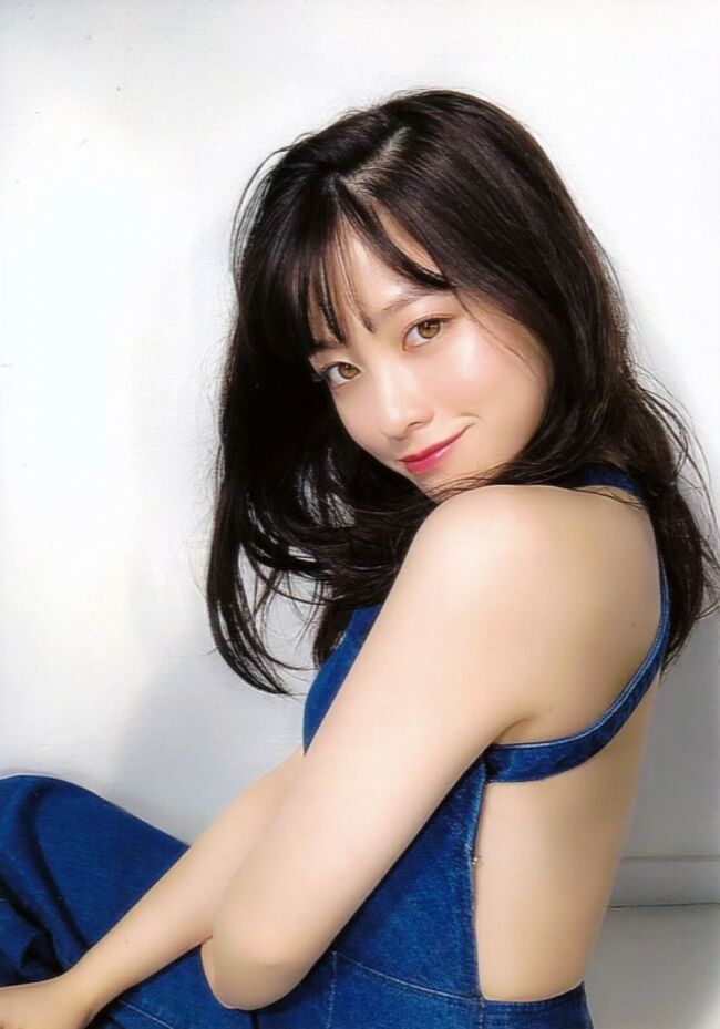 橋本環奈の巨乳谷間やグラビア画像659枚 おっぱいが大きい清純派女優の谷間や水着姿、お宝チラリショットまとめ057