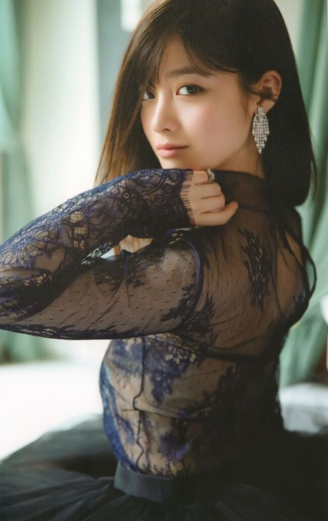 橋本環奈の巨乳谷間やグラビア画像659枚 おっぱいが大きい清純派女優の谷間や水着姿、お宝チラリショットまとめ067
