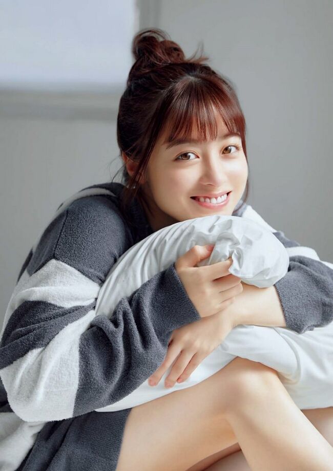 橋本環奈の巨乳谷間やグラビア画像659枚 おっぱいが大きい清純派女優の谷間や水着姿、お宝チラリショットまとめ083