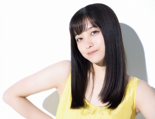 橋本環奈の巨乳谷間やグラビア画像659枚 おっぱいが大きい清純派女優の谷間や水着姿、お宝チラリショットまとめ091
