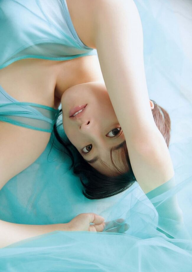 橋本環奈の巨乳谷間やグラビア画像659枚 おっぱいが大きい清純派女優の谷間や水着姿、お宝チラリショットまとめ097