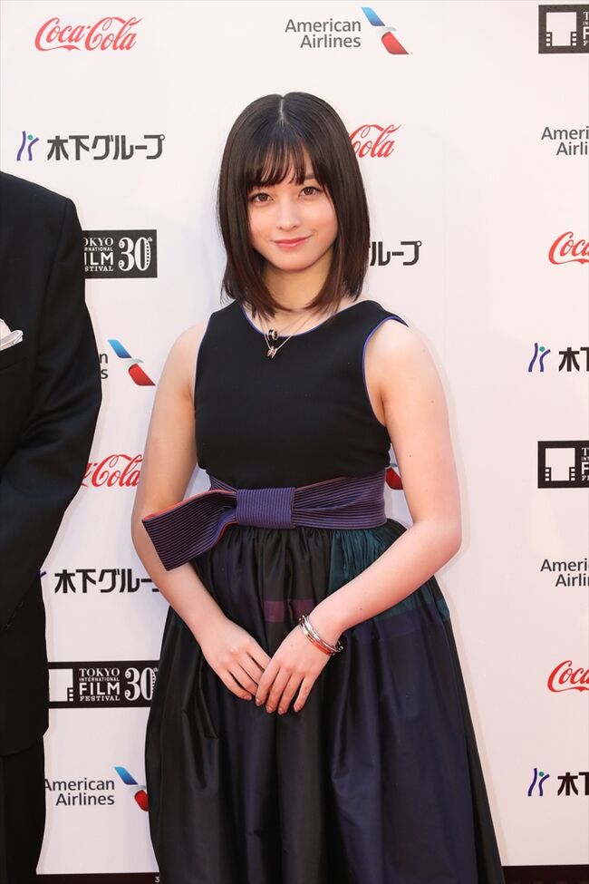 橋本環奈の巨乳谷間やグラビア画像659枚 おっぱいが大きい清純派女優の谷間や水着姿、お宝チラリショットまとめ110