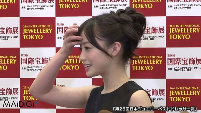 橋本環奈の巨乳谷間やグラビア画像659枚 おっぱいが大きい清純派女優の谷間や水着姿、お宝チラリショットまとめ126