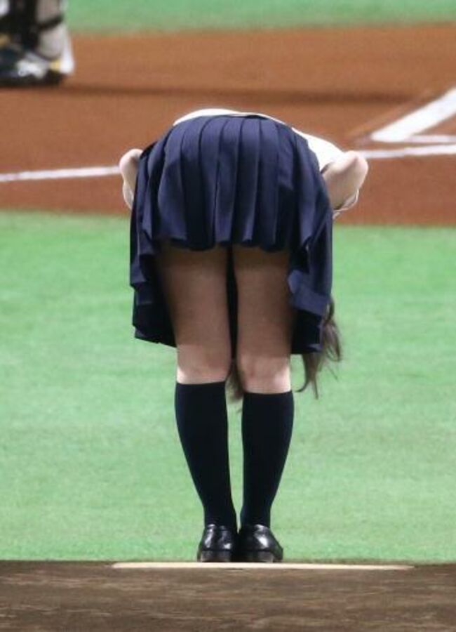 橋本環奈の巨乳谷間やグラビア画像659枚 おっぱいが大きい清純派女優の谷間や水着姿、お宝チラリショットまとめ161