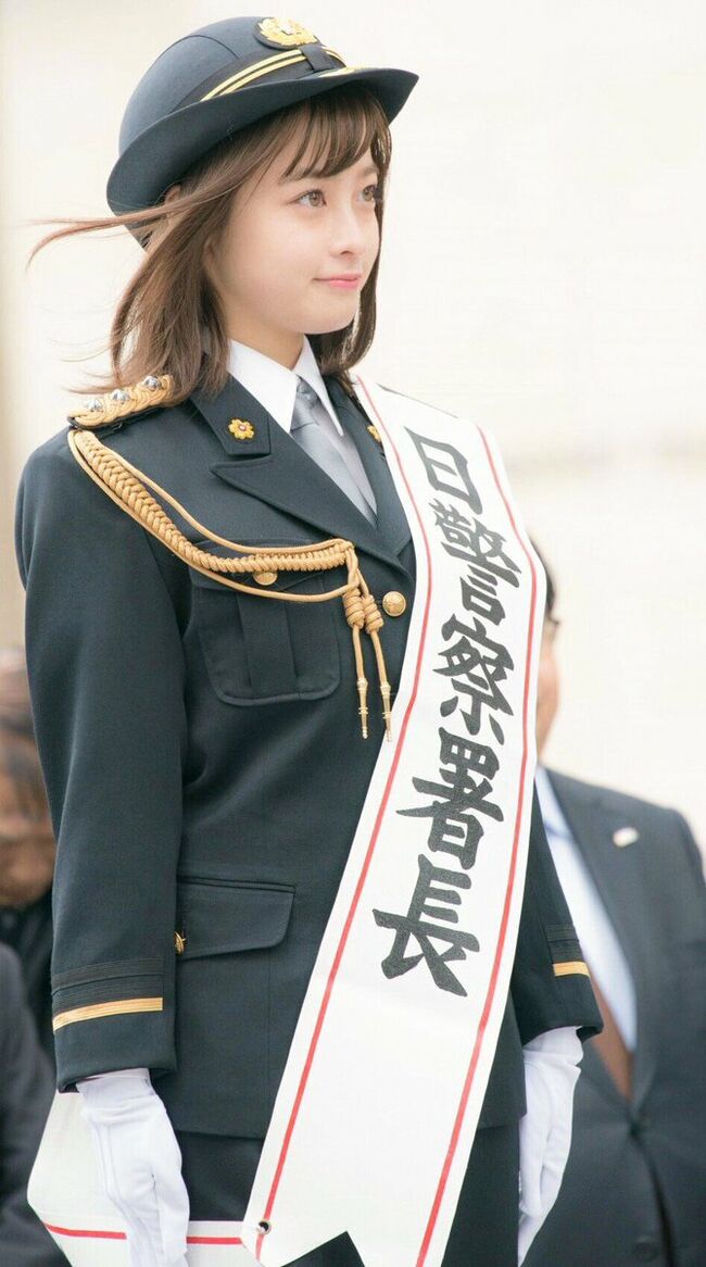 橋本環奈の巨乳谷間やグラビア画像659枚 おっぱいが大きい清純派女優の谷間や水着姿、お宝チラリショットまとめ200