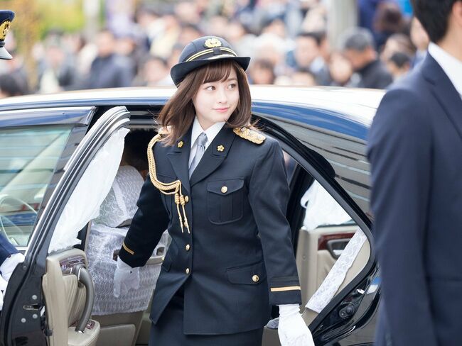 橋本環奈の巨乳谷間やグラビア画像659枚 おっぱいが大きい清純派女優の谷間や水着姿、お宝チラリショットまとめ201