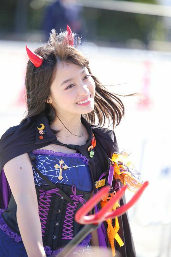 橋本環奈の巨乳谷間やグラビア画像659枚 おっぱいが大きい清純派女優の谷間や水着姿、お宝チラリショットまとめ203