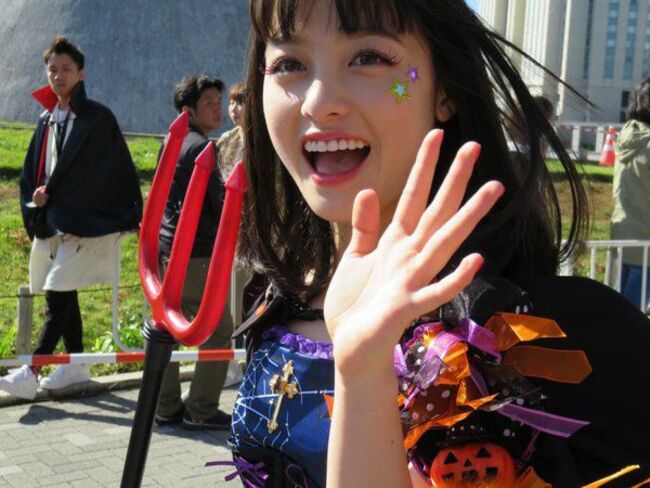 橋本環奈の巨乳谷間やグラビア画像659枚 おっぱいが大きい清純派女優の谷間や水着姿、お宝チラリショットまとめ210