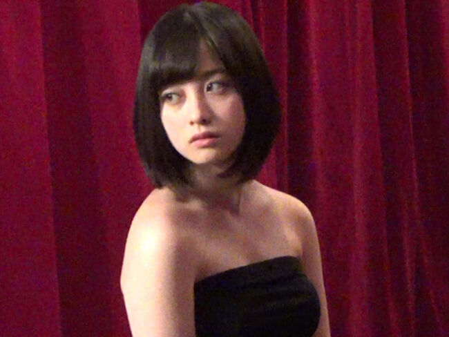 橋本環奈の巨乳谷間やグラビア画像659枚 おっぱいが大きい清純派女優の谷間や水着姿、お宝チラリショットまとめ218