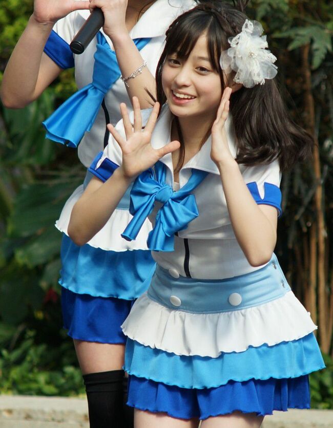 橋本環奈の巨乳谷間やグラビア画像659枚 おっぱいが大きい清純派女優の谷間や水着姿、お宝チラリショットまとめ236
