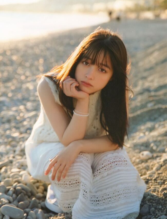 橋本環奈の巨乳谷間やグラビア画像659枚 おっぱいが大きい清純派女優の谷間や水着姿、お宝チラリショットまとめ256