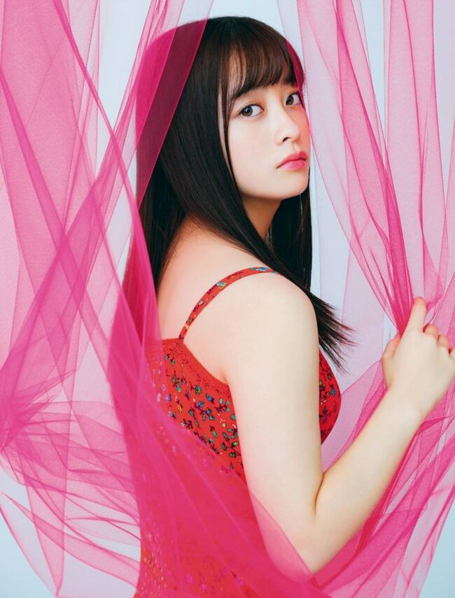 橋本環奈の巨乳谷間やグラビア画像659枚 おっぱいが大きい清純派女優の谷間や水着姿、お宝チラリショットまとめ326