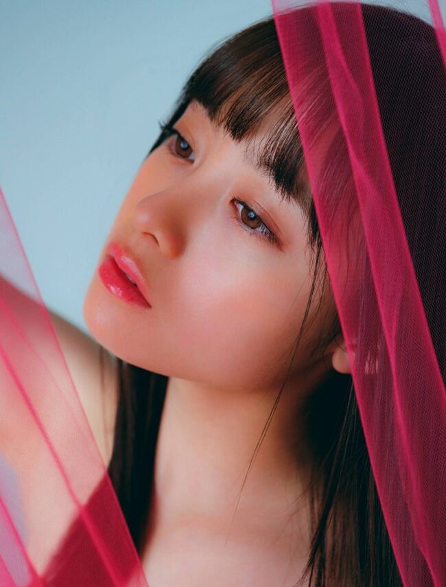 橋本環奈の巨乳谷間やグラビア画像659枚 おっぱいが大きい清純派女優の谷間や水着姿、お宝チラリショットまとめ327
