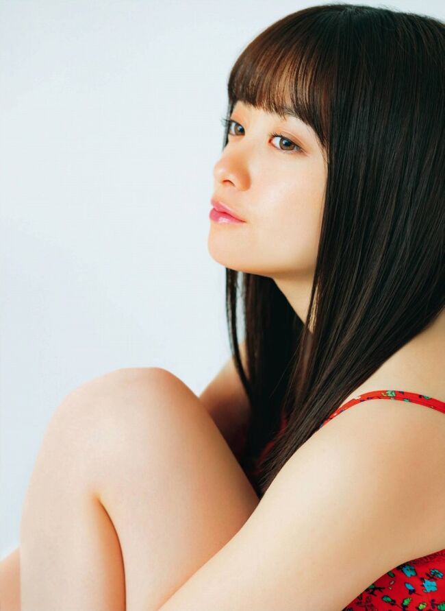 橋本環奈の巨乳谷間やグラビア画像659枚 おっぱいが大きい清純派女優の谷間や水着姿、お宝チラリショットまとめ331