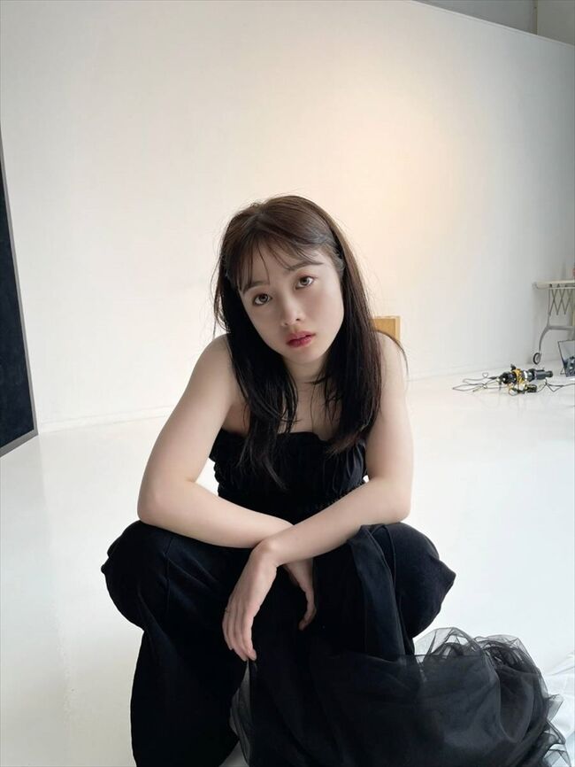 橋本環奈の巨乳谷間やグラビア画像659枚 おっぱいが大きい清純派女優の谷間や水着姿、お宝チラリショットまとめ347