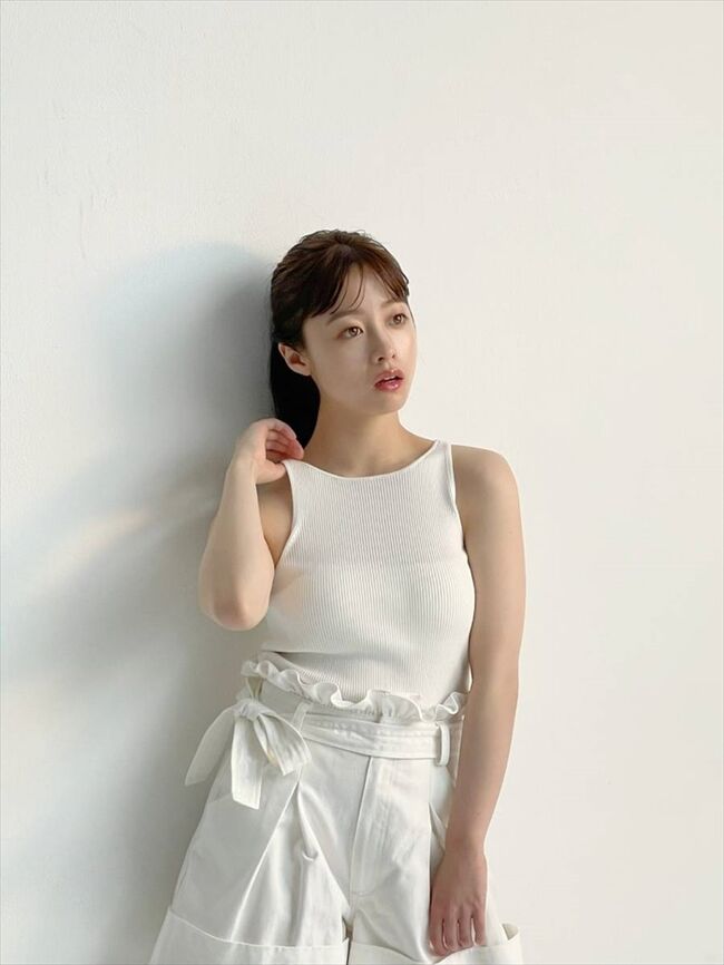 橋本環奈の巨乳谷間やグラビア画像659枚 おっぱいが大きい清純派女優の谷間や水着姿、お宝チラリショットまとめ348